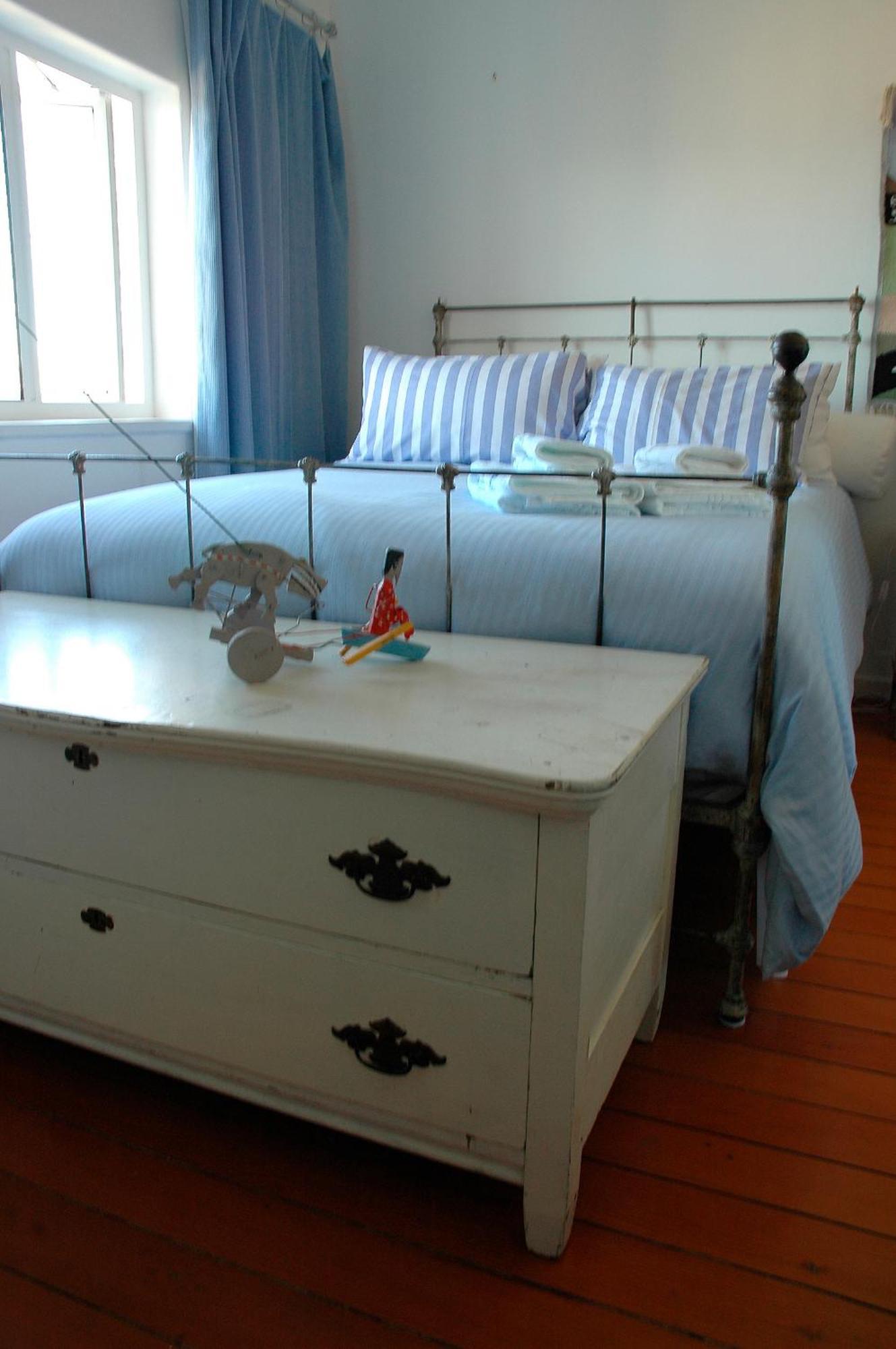 Blue On Blue Bed And Breakfast St James Экстерьер фото